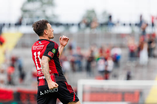 Östersunds Jamie Ryan Hopcutt jublar