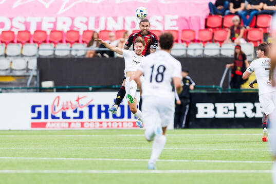 Helsingborgs Alexander Johansson och Östersunds Ali Suljic