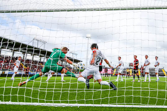 Östersunds Jamie Ryan Hopcutt (ej i bild) gör 2-2