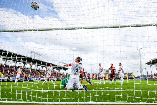 Östersunds Jamie Ryan Hopcutt (ej i bild) gör 2-2