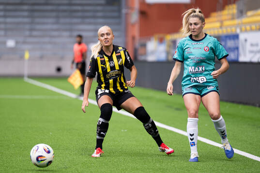 Häckens Alva Selerud och Kristianstads Remy Siemsen