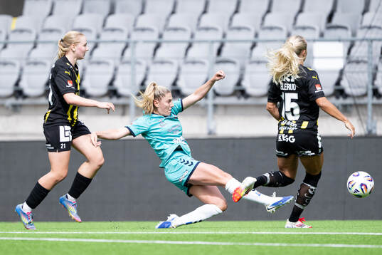 Häckens Johanna Fossdalsá Sørensen och Kristianstads