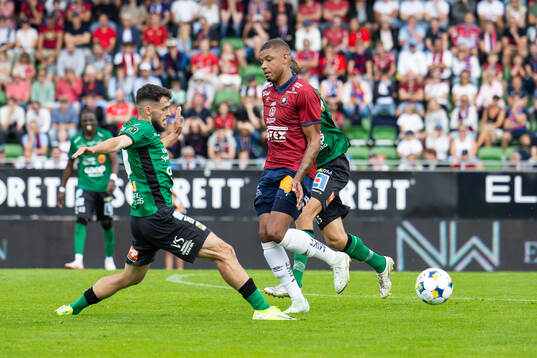Varbergs Laorent Shabani och Örgrytes Mikael Dyrestam