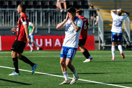 IFK Norrköpings Arnor Traustason deppar