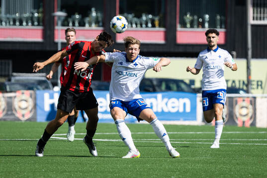 Brommapojkarnas Kevin Ackermann och IFK Norrköpings Isak