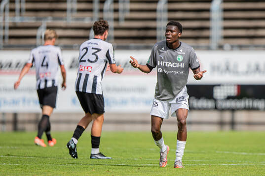Landskronas Max Nilsson och Västerås Mamadou Ousmane