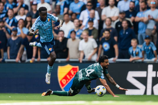 Djurgårdens Tokmac Nguen och Halmstads Rami Kaib