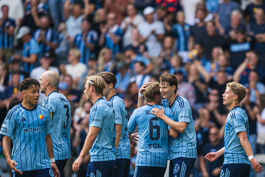 Djurgårdens Rasmus Schuller jublar