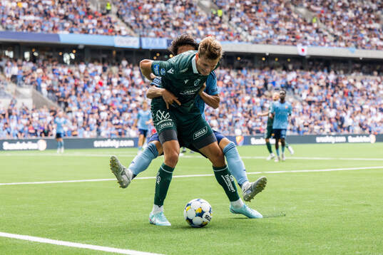 Halmstads Filip Schyberg och Djurgårdens Keita Kosugi