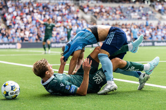 Halmstads Filip Schyberg och Djurgårdens Keita Kosugi