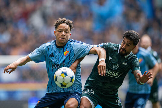 Djurgårdens Mikael Anderson och Halmstads Rami Kaib