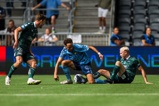Djurgårdens Mikael Anderson och Halmstads André Boman