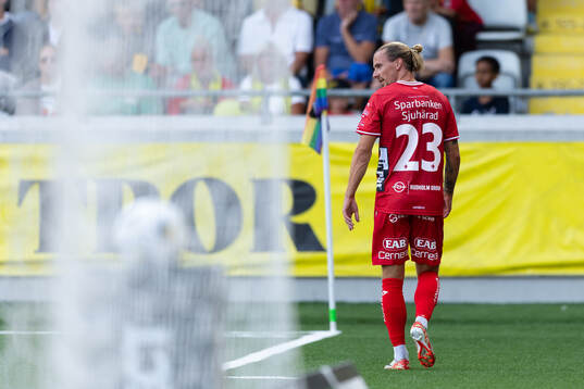 Elfsborgs Niklas Hult lämnar planen