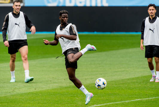 Bläddra bland fler bilder av Football, Champions League Qualifier, Malmö FF, Training 