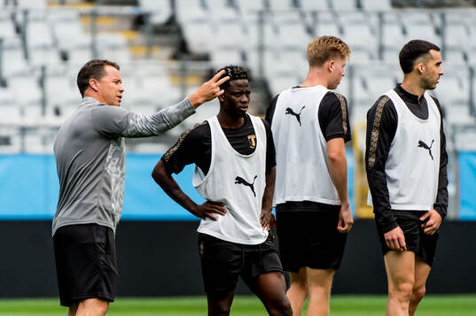 Sports director Daniel Andersson and Salifou Soumah