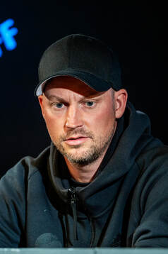 Head coach Jacob Neestrup