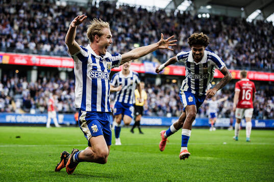 IFK Göteborgs Max Fenger jublar