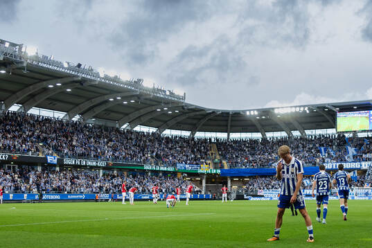 IFK Göteborgs Max Fenger jublar