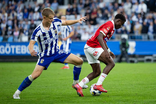 IFK Göteborgs David Kruse och Degerfors Ziyad Salifu