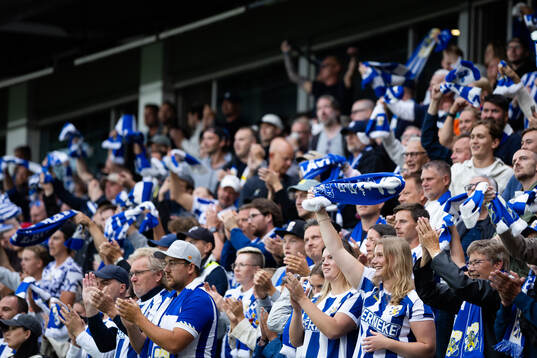 IFK Göteborgs supportrar jublar