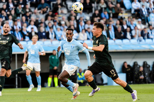 Taha Ali of Malmö FF and Rodrigo Huescas of FC Copenhagen