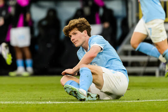 Oliver Berg of Malmö FF looks dejected