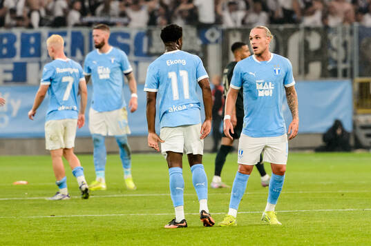 Emmanuel Ekong and Arnor Sigurdsson of Malmö FF