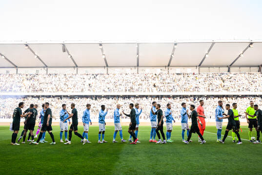 Players of Malmö FF and of FC Copenhagen