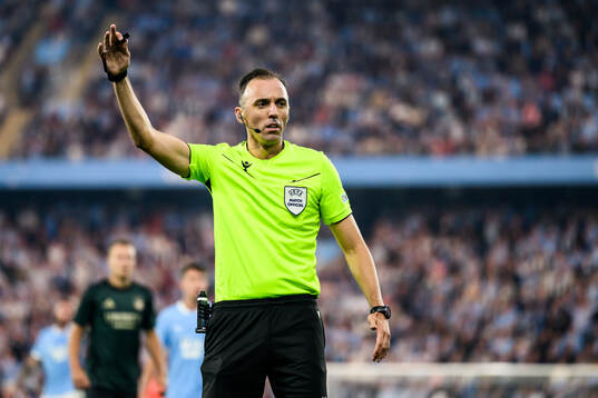 Referee Joao Pinheiro