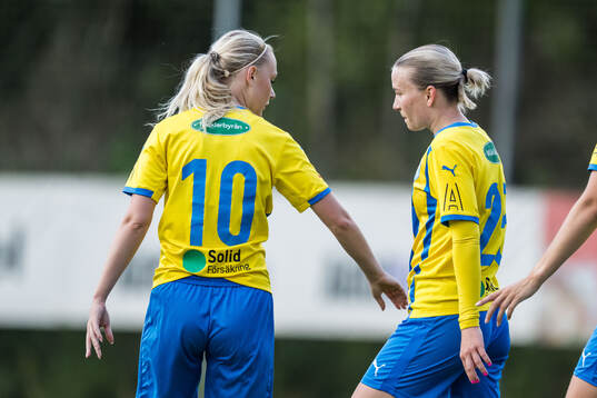 Eskilsminnes Johanna Lindblom jublar