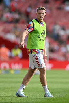 Viktor Gyökeres of Arsenal warming up