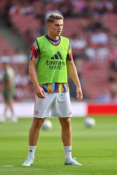Viktor Gyökeres of Arsenal warming up