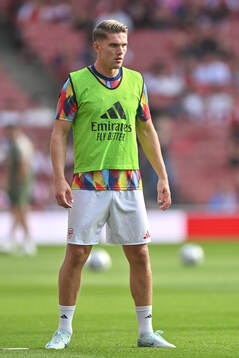 Viktor Gyökeres of Arsenal warming up