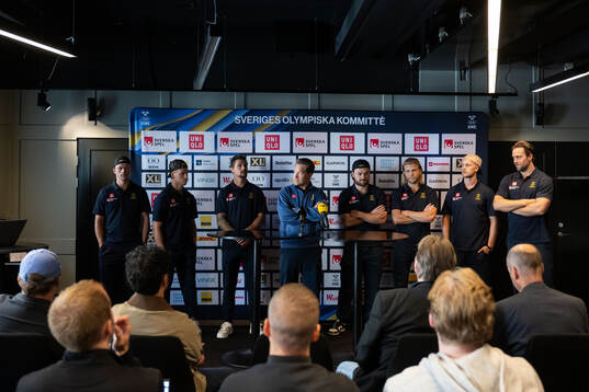 Lucas Raymond, Jesper Bratt, Erik Karlsson, head coach Sam