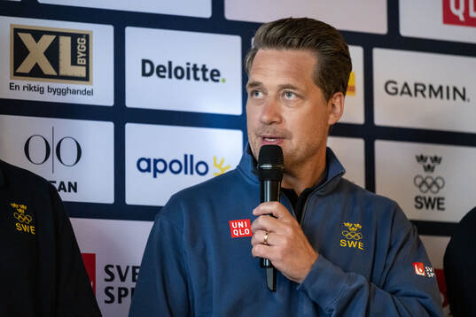 Head coach Sam Hallam of the Swedish men's national ice