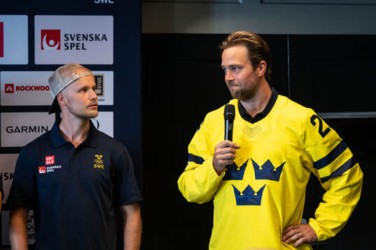 Elias Pettersson and Victor Hedman of the Swedish men's