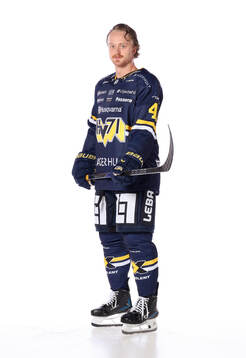 HV71s Riley Woods