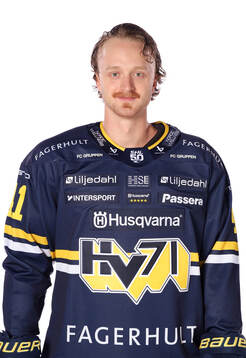 HV71s Riley Woods
