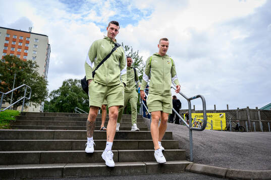 Goalkeeper Andreas Linde and Marius Lode of Häcken