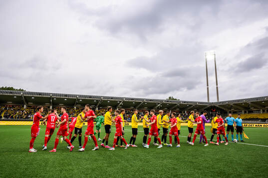Players of Brann and of Häcken