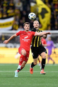 Jacob Sörensen of Brann and Simon Gustafson of Häcken