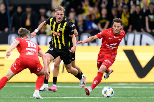 Olle Samuelsson of Häcken and Felix Myhre of Brann