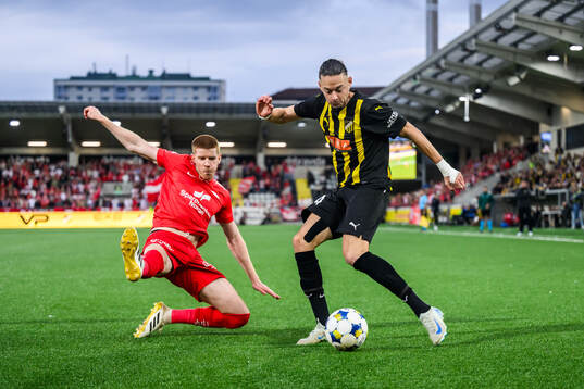 Thore Pedersen of Brann and Amor Layouni of Häcken