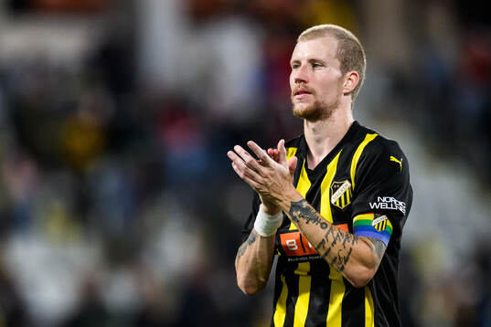 Simon Gustafson of Häcken looks dejected