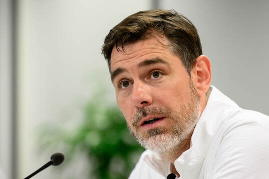 Coach Freyr Alexandersson of Brann at a press conference