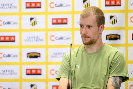 Simon Gustafson of Häcken at a press conference