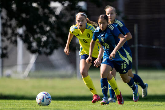 Elin Wallgren och Isabell Jadonic
