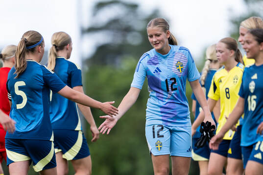 ¨250807 Målvakt Mina Persson