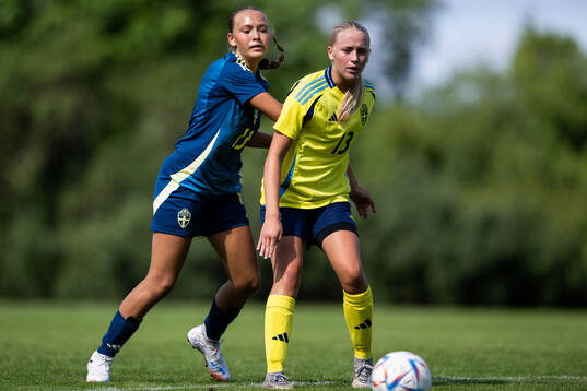 Tyra Strindholm och Elin Brugge