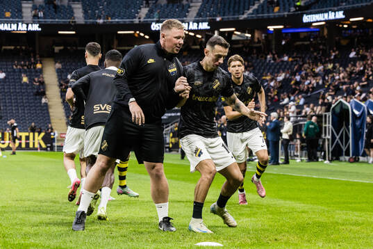 Physical trainer Lukas Sinkunas and Bersant Celina of AIK